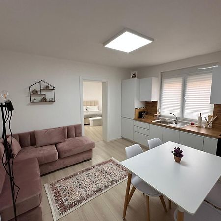 Cosy Staycation Tiranë Ngoại thất bức ảnh