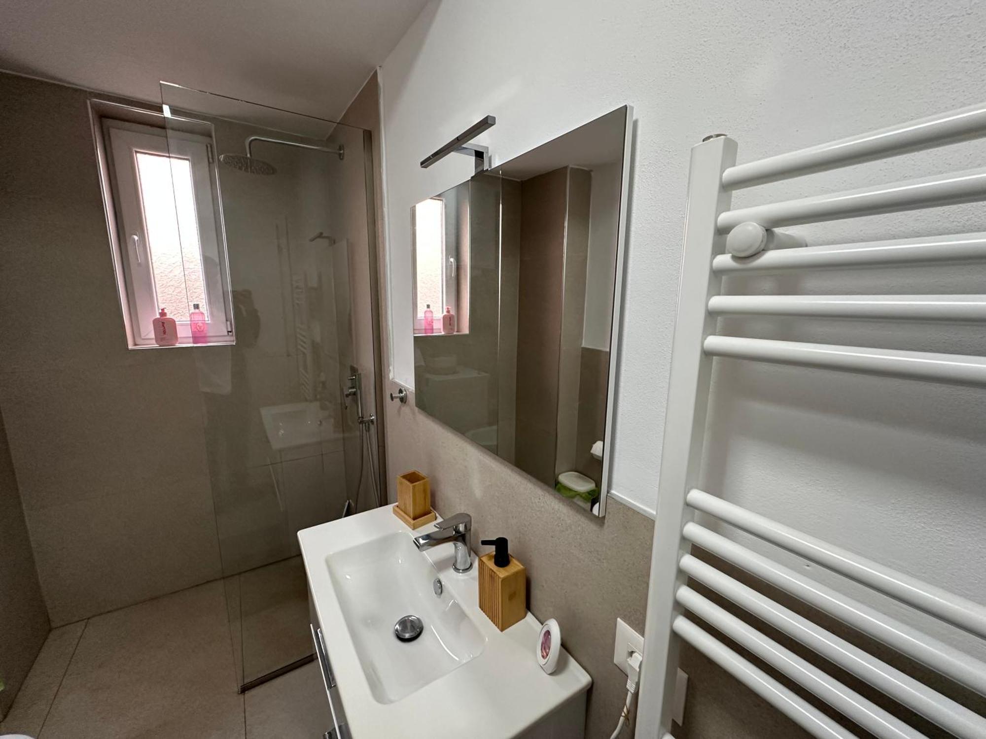 Cosy Staycation Tiranë Ngoại thất bức ảnh